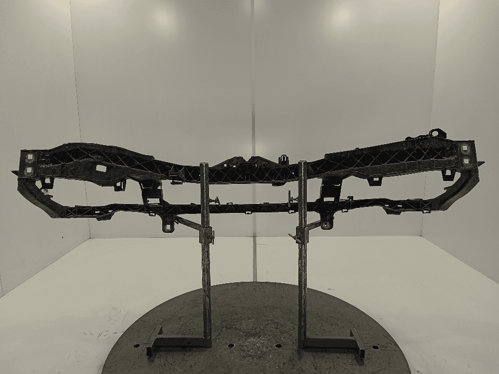 Передняя панель крепления облицовки (телевизор) к Ford Focus 2 (04-08)