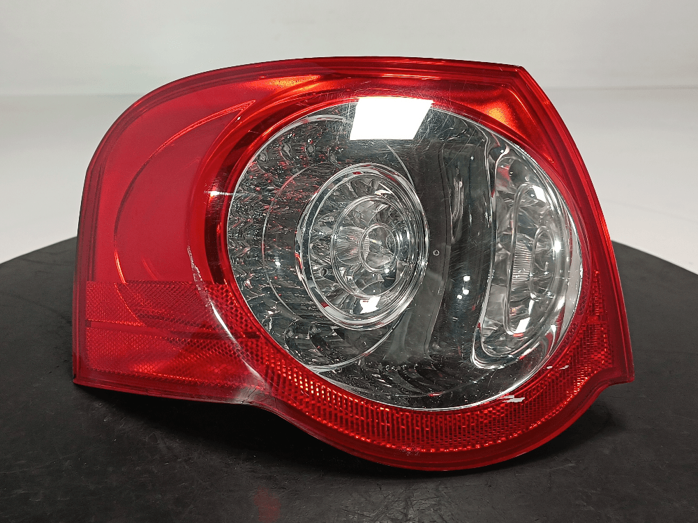 Фонарь задний левый к Volkswagen Passat B6 (05-10)