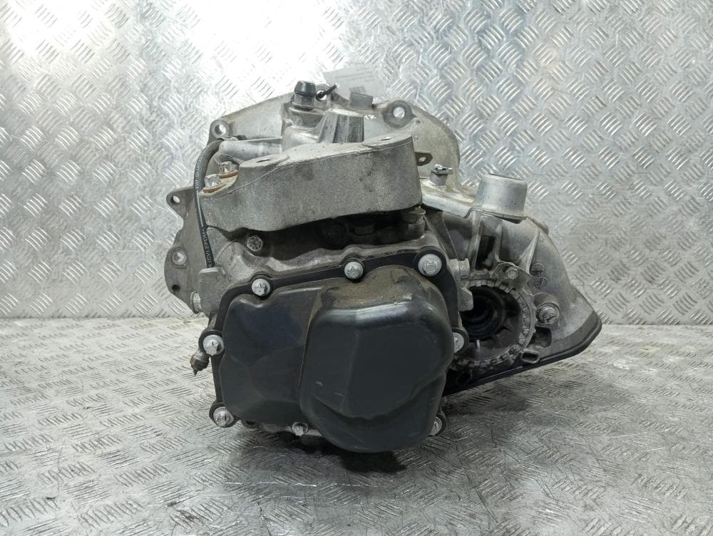 КПП механическая (МКПП) к Opel Corsa D (06-11)