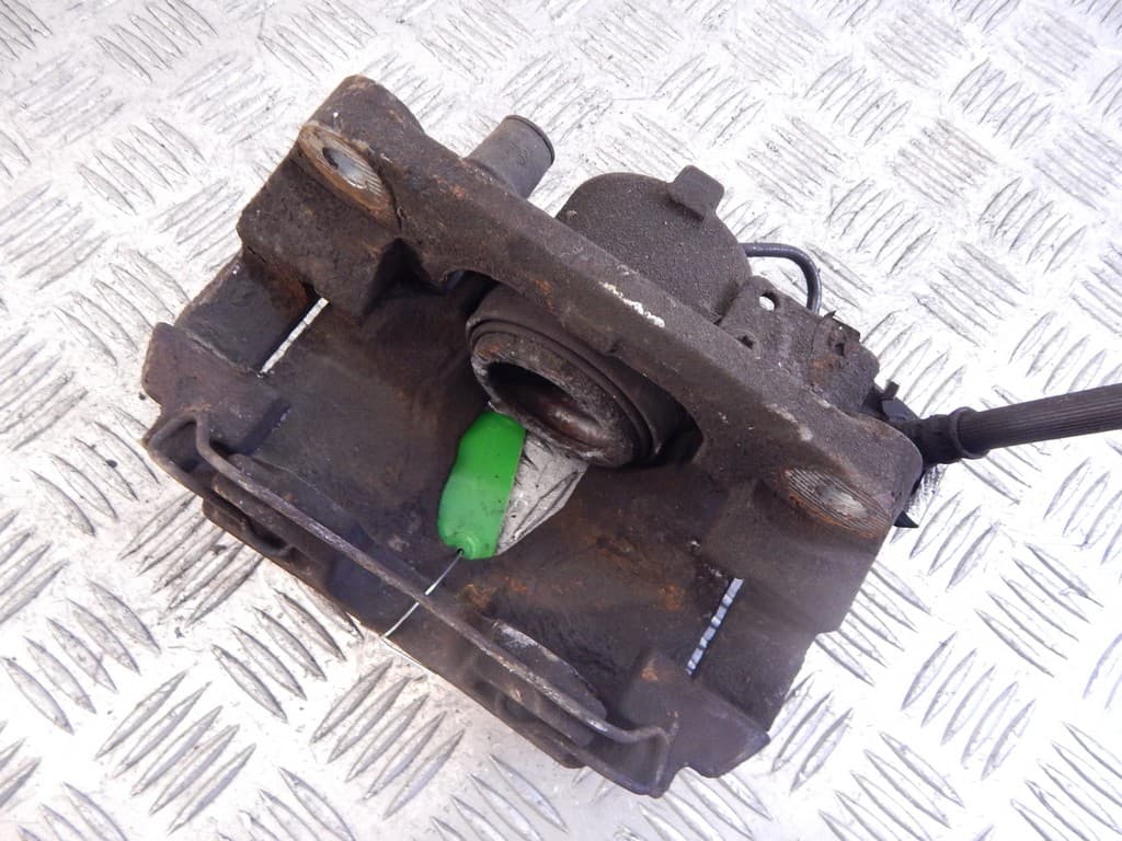 Суппорт передний правый к Renault Laguna 2 (01-05)