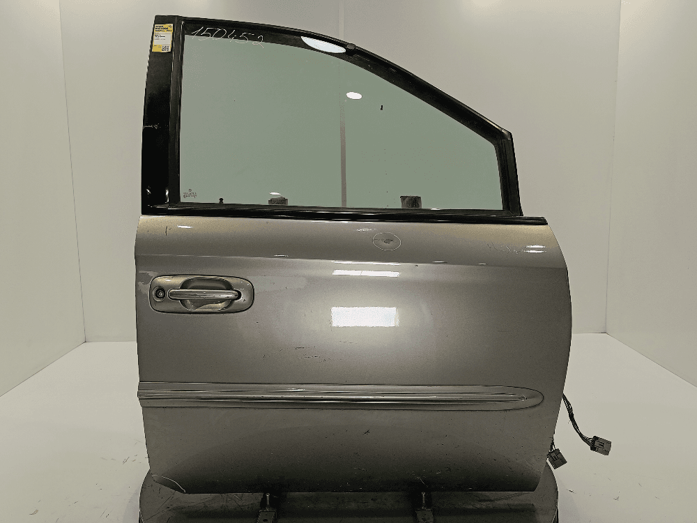 Дверь передняя правая к Chrysler Voyager 4 (01-04)