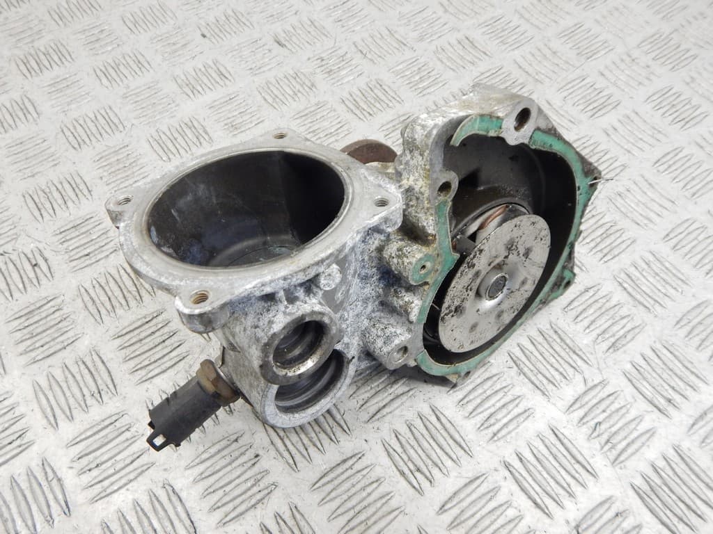 Помпа к BMW 7 E38 (94-98)