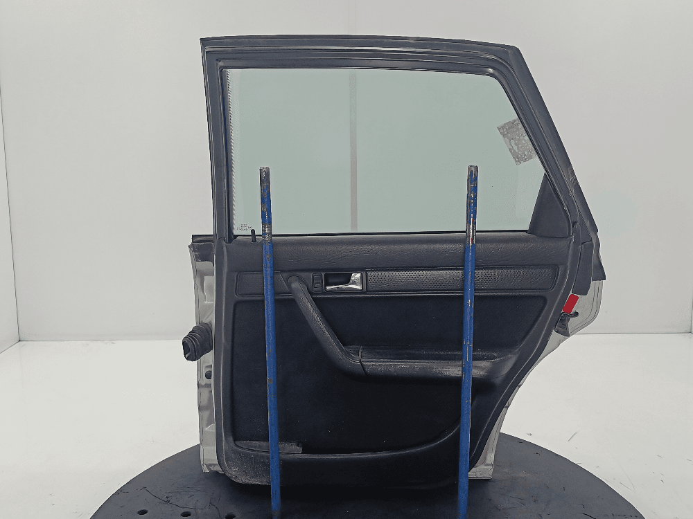 Дверь задняя правая к Audi 100 C4 (90-94)