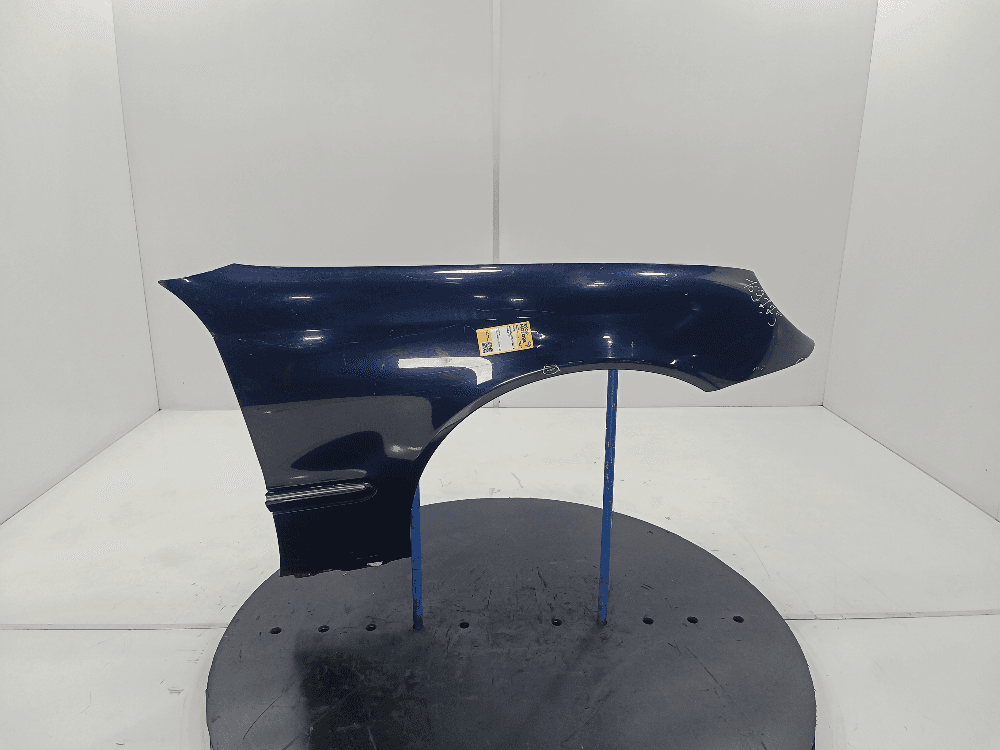 Крыло переднее правое к Mercedes C Class W203/S203/CL203 (00-04)