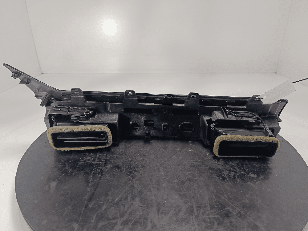 Дефлектор обдува салона к Volkswagen Touareg 3 (18-24)