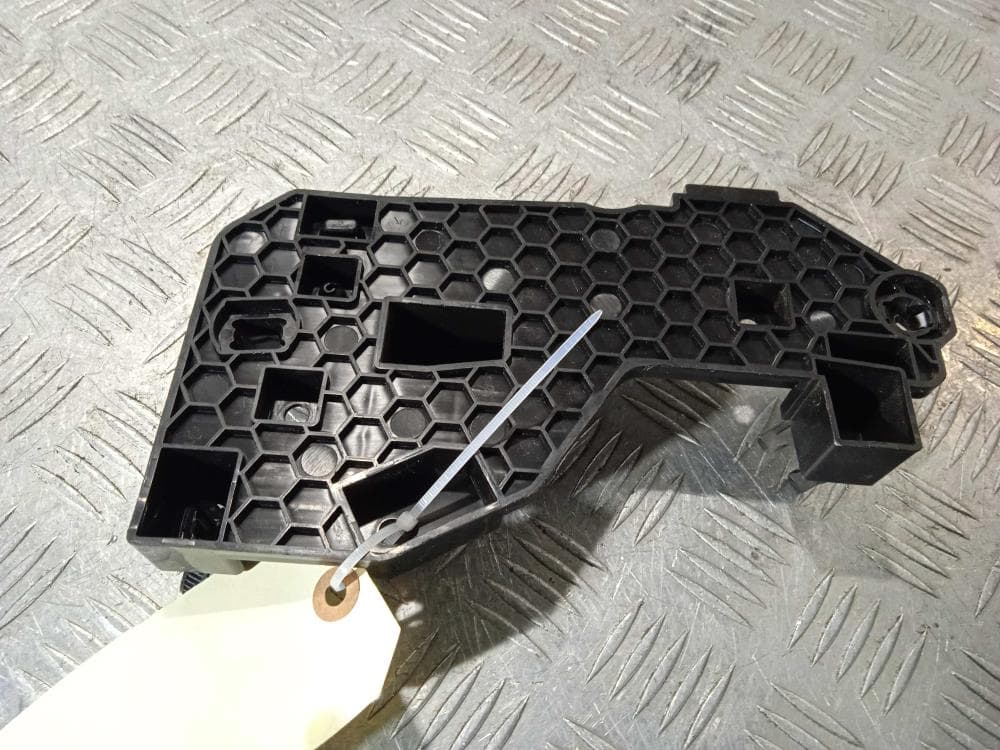 Кронштейн к Tesla Model X (15-21)