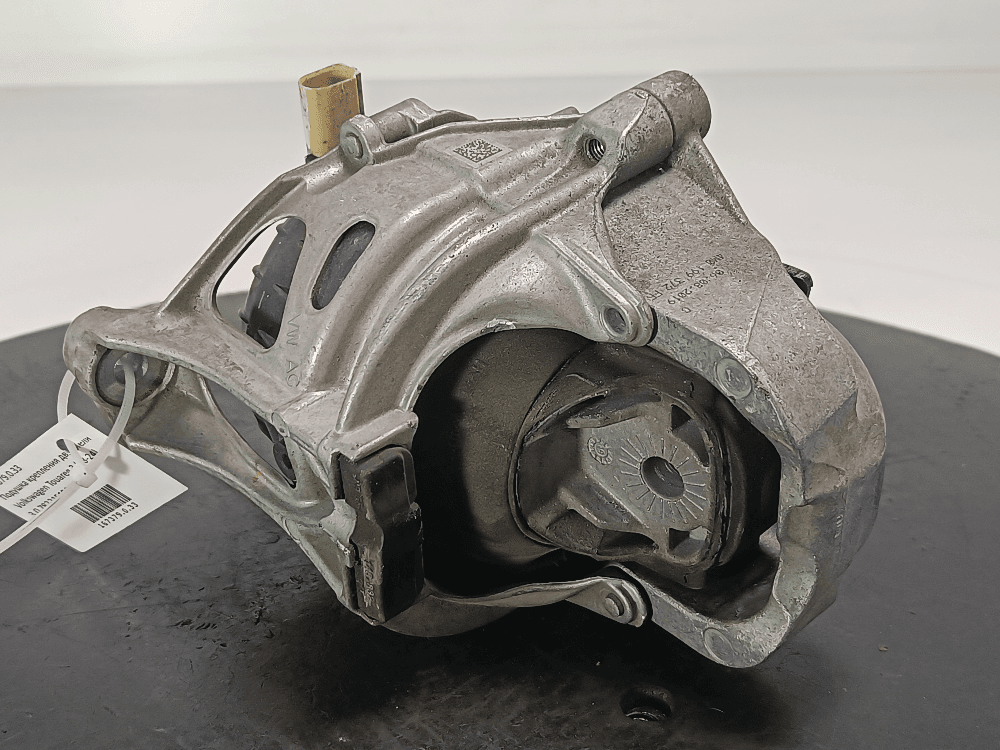 Подушка крепления двигателя к Volkswagen Touareg 3 (18-24)