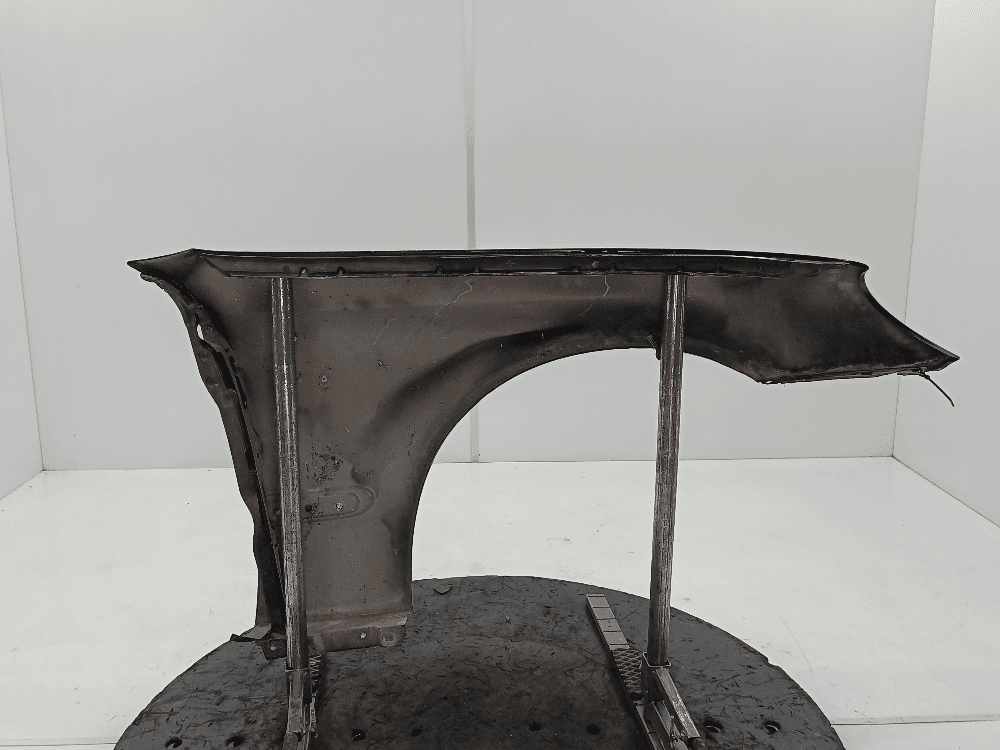 Крыло переднее левое к Mercedes C Class W203/S203/CL203 (00-04)