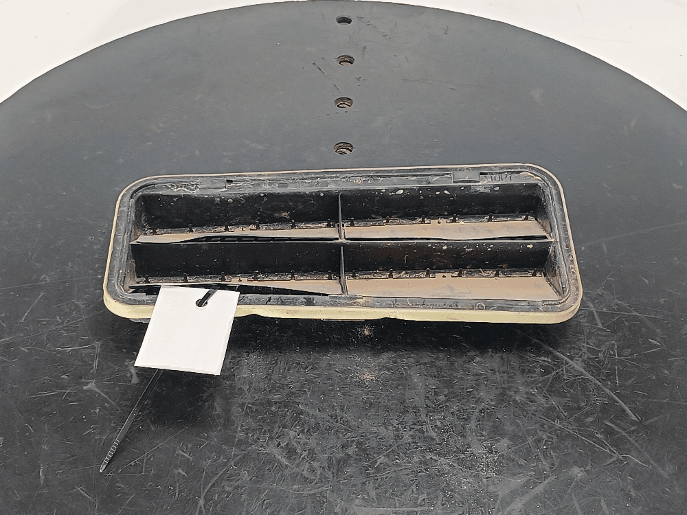 Решетка вентиляции кузова к Ford Transit 4 (13-24)