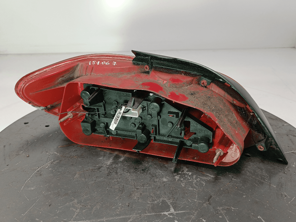 Фонарь задний правый к Peugeot 406 (95-99)