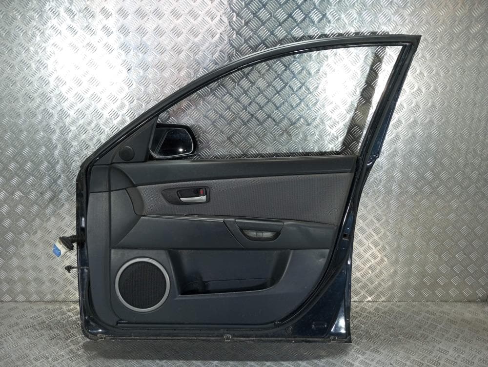 Дверь передняя правая к Mazda 3 BK (03-06)
