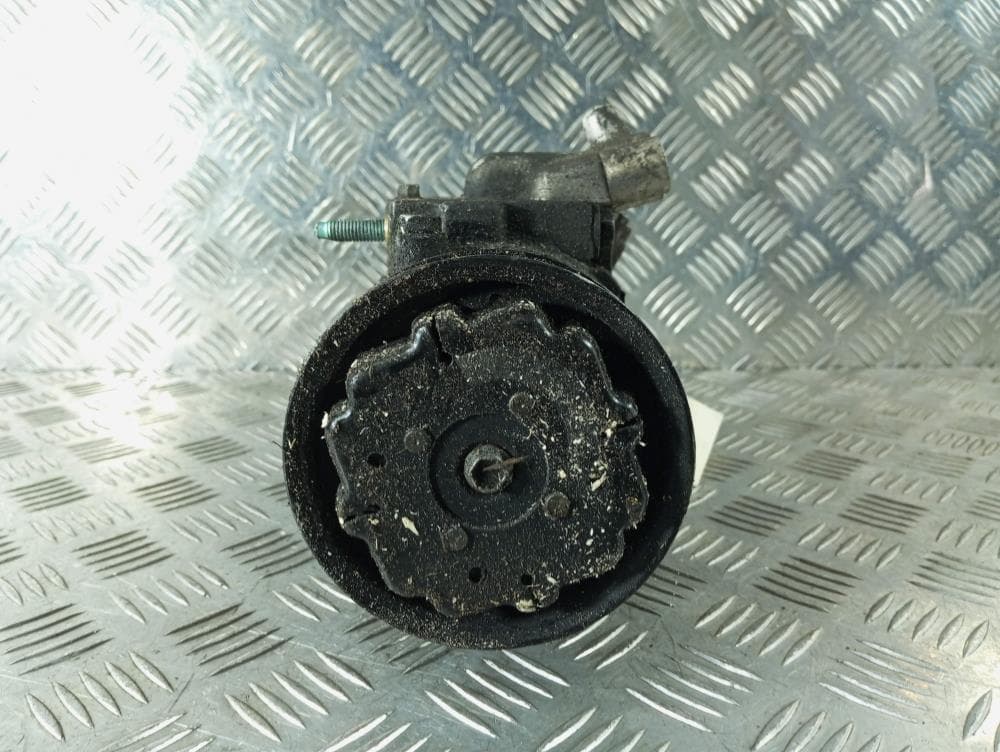 Компрессор кондиционера к Volkswagen Polo 4 (01-05)