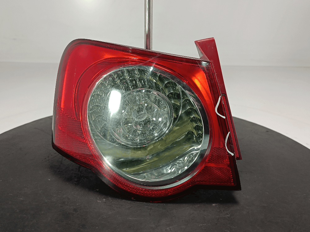 Фонарь задний левый к Volkswagen Passat B6 (05-10)