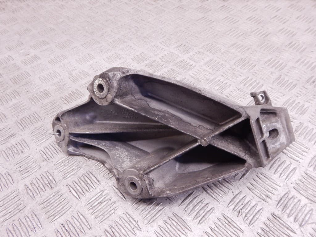 Кронштейн двигателя к BMW X5 E70 (06-10)