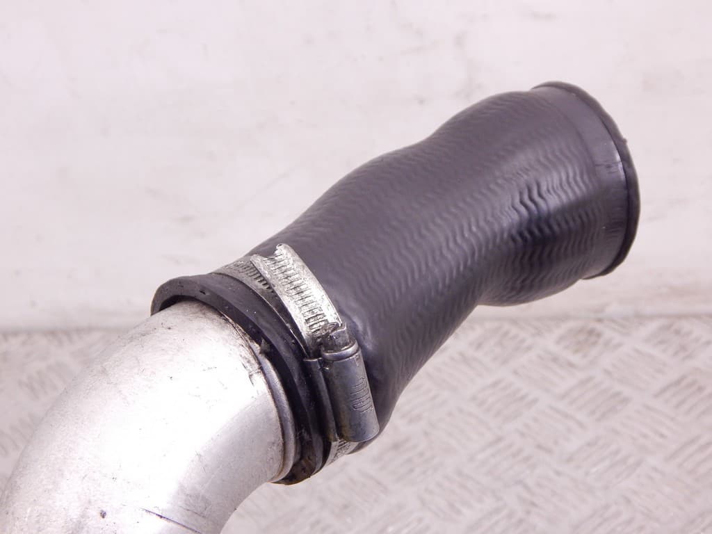 Патрубок интеркулера к BMW 6 E63/E64 (03-07)