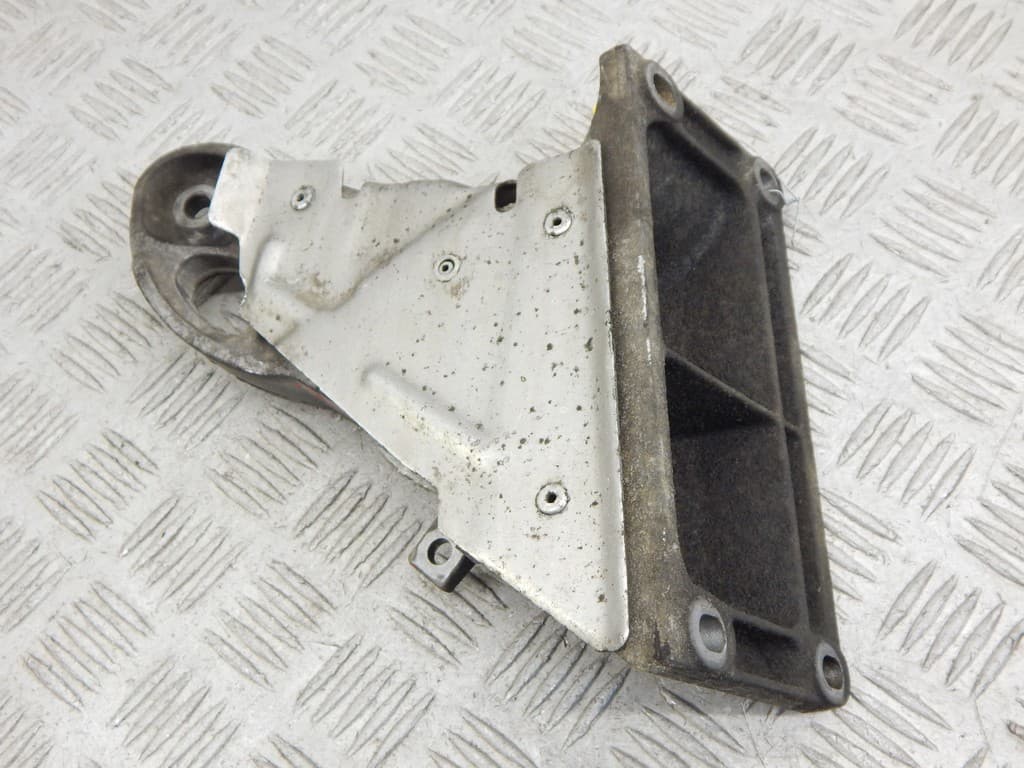 Кронштейн двигателя к BMW 3 E46 (97-03)