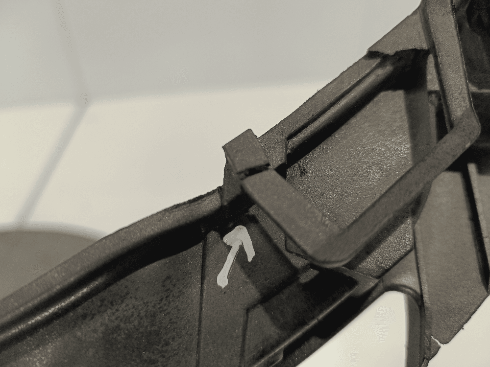 Передняя панель крепления облицовки (телевизор) к Ford C-Max 1 (03-07)