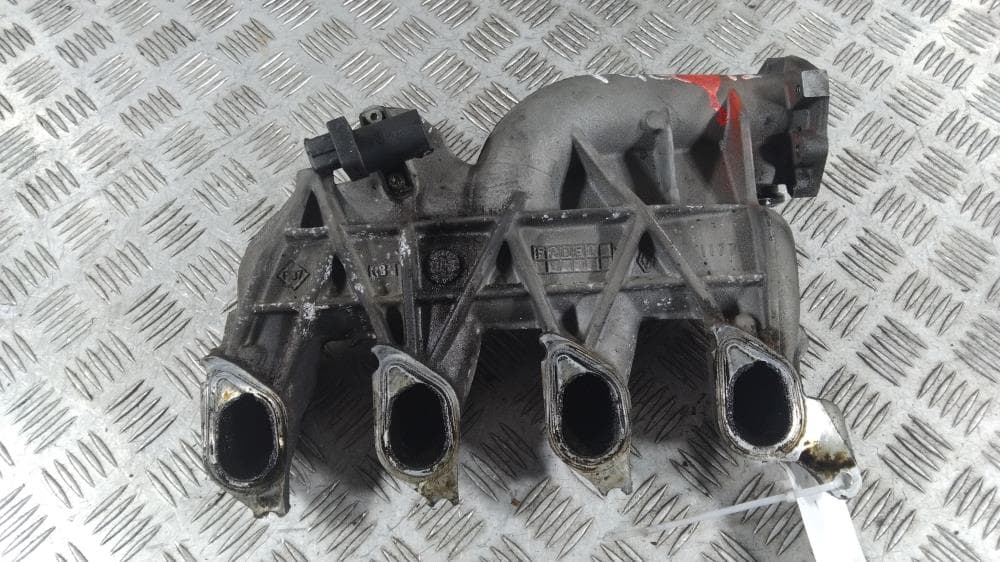 Коллектор впускной к Renault Scenic 2 (03-06)