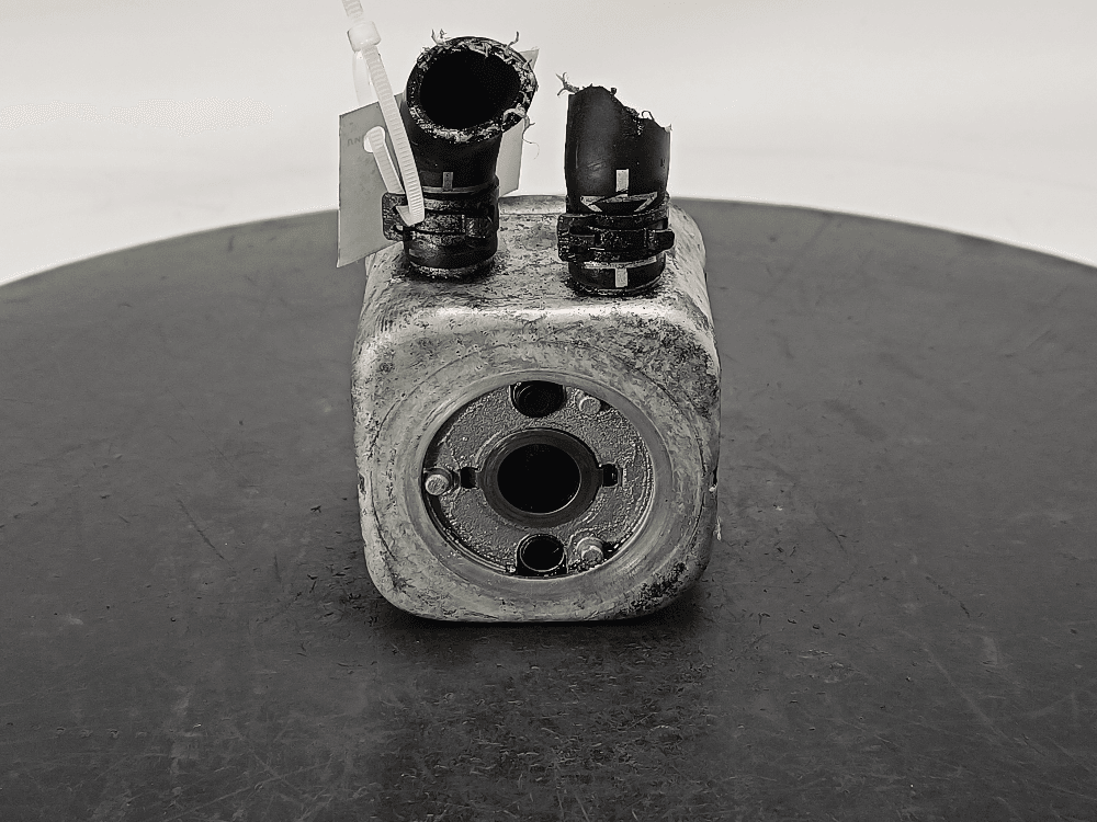 Теплообменник масляного фильтра к Audi A4 B6 (01-05)