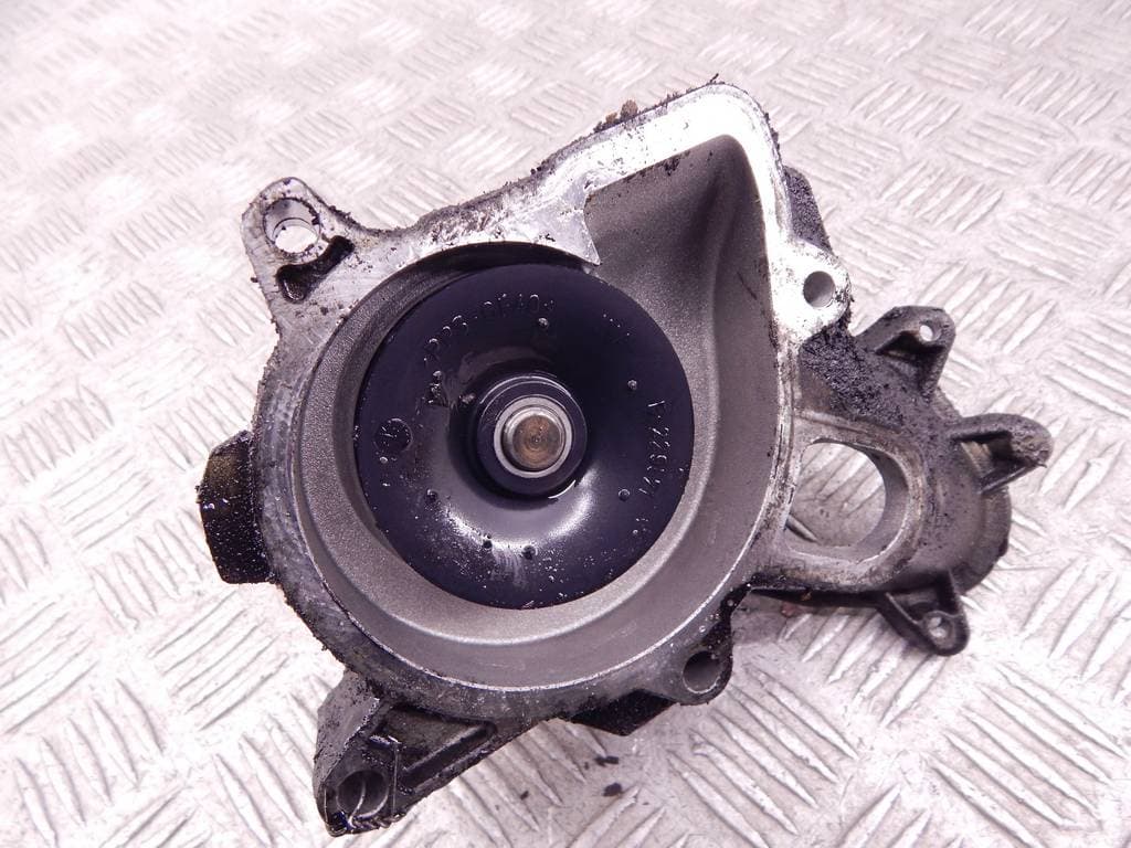Помпа к BMW X5 E53 Рестайлинг (03-06)