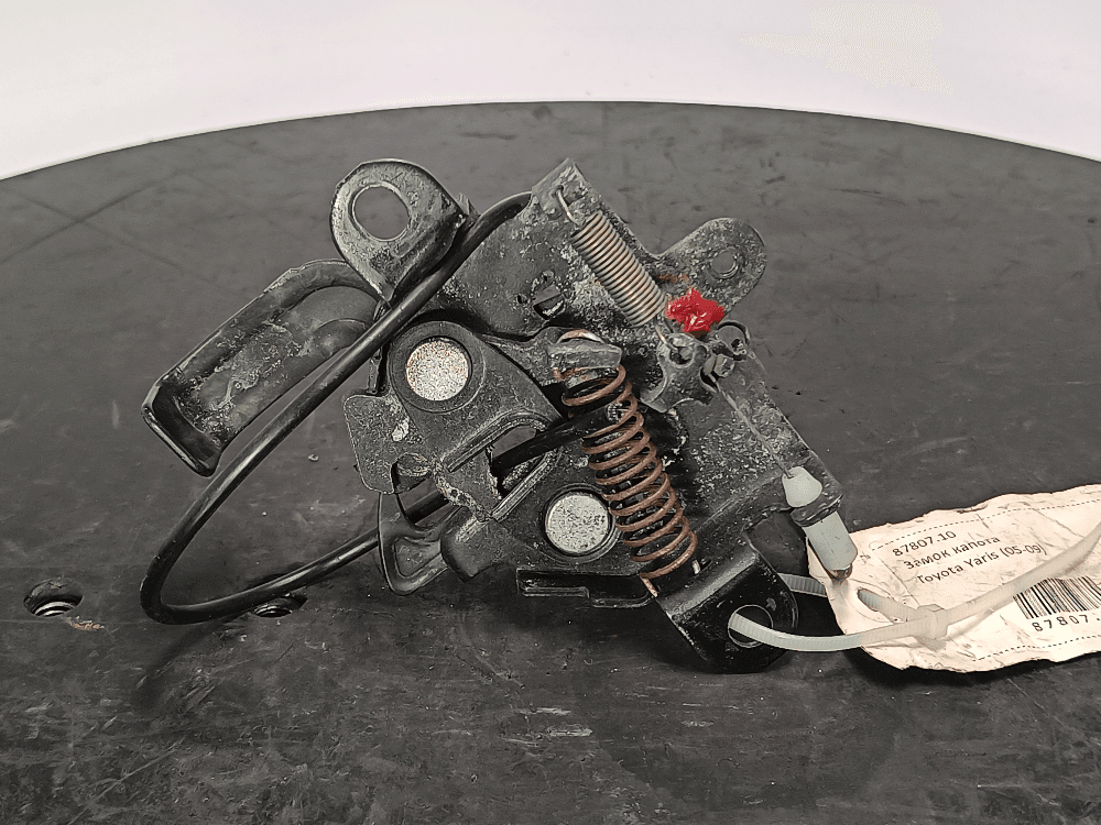 Замок капота к Toyota Yaris 2 (05-09)