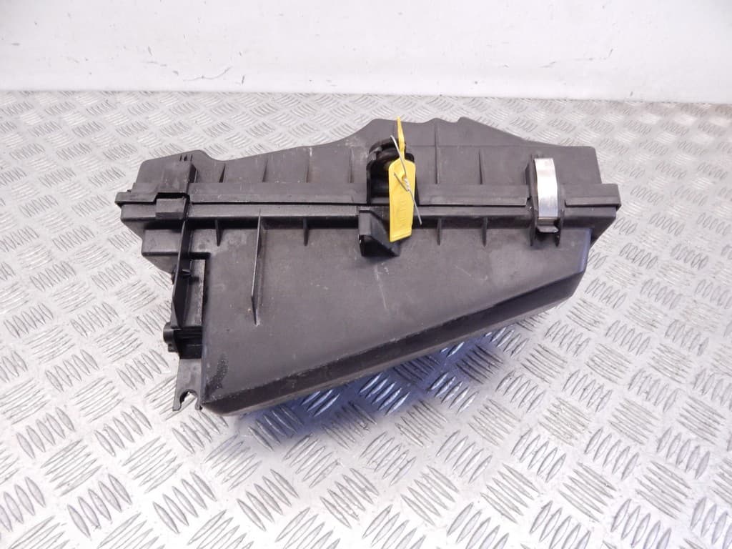 Корпус воздушного фильтра к Volvo V40 1 (96-00)