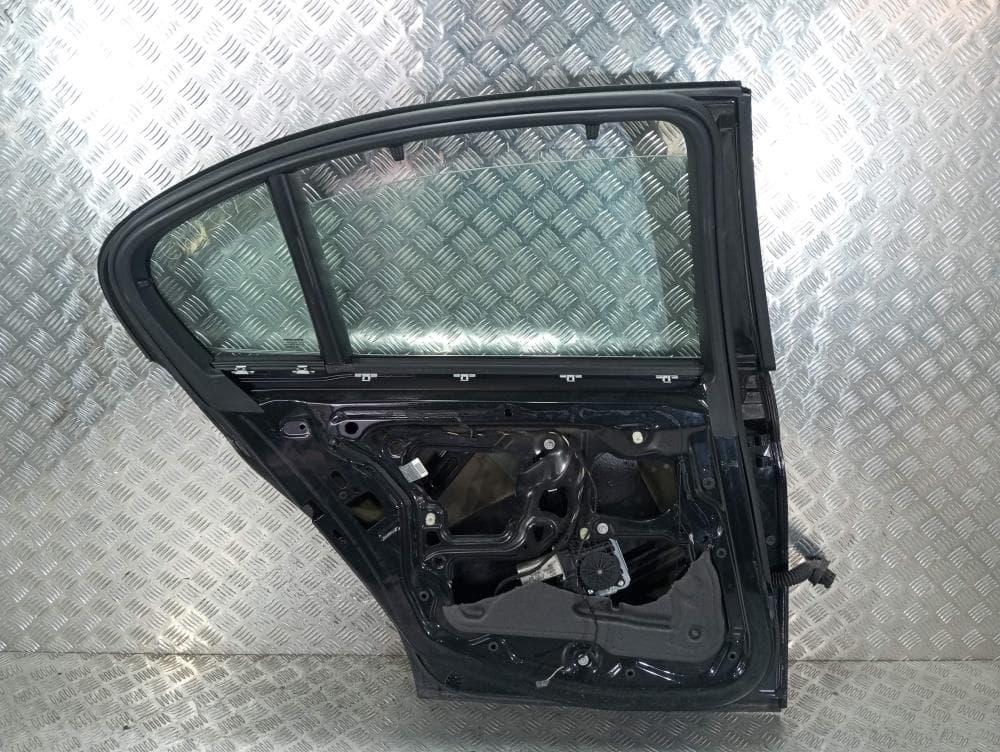 Дверь задняя левая к BMW 3 E90/E91/E92/E93 (05-10)