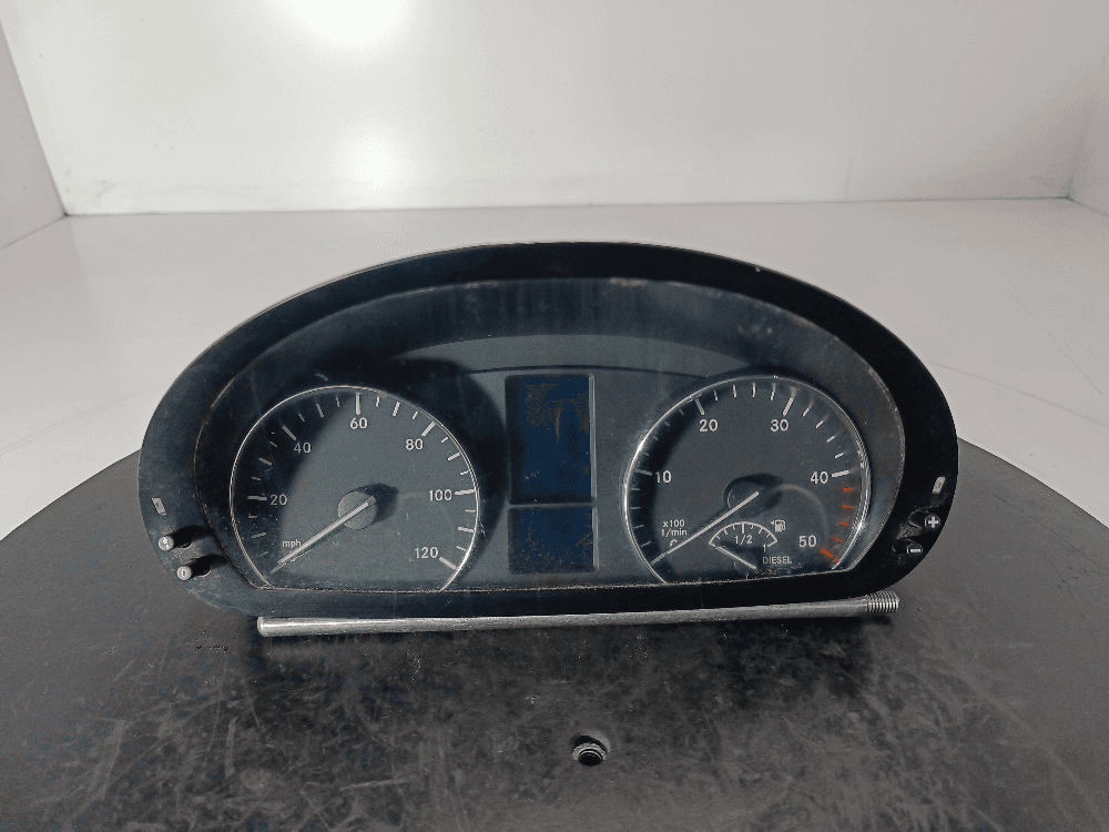 Щиток приборов (приборная панель) к Mercedes Sprinter W906 (06-14)