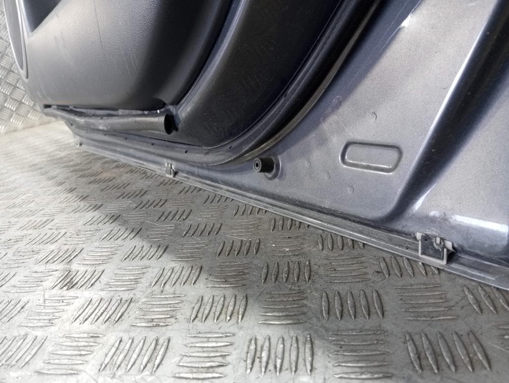 Дверь передняя правая к Mazda 3 BK (03-06)