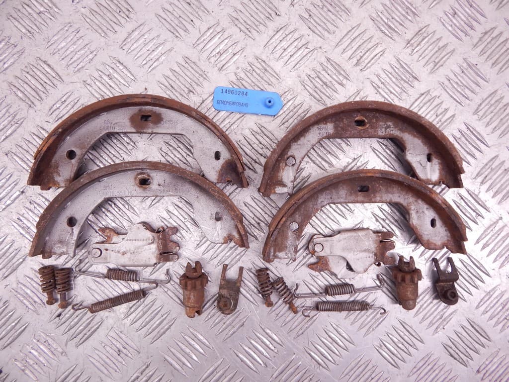 Механизм ручника (стояночного тормоза) к BMW X5 E70 (06-10)