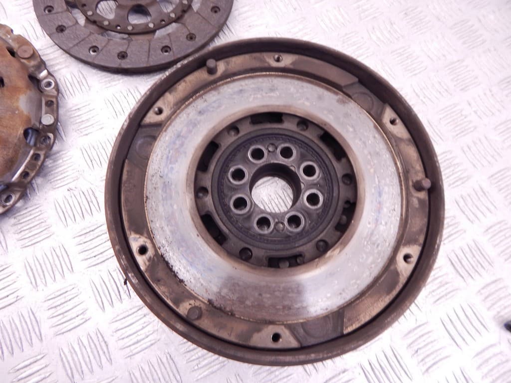 Маховик к BMW 3 E36 (90-00)