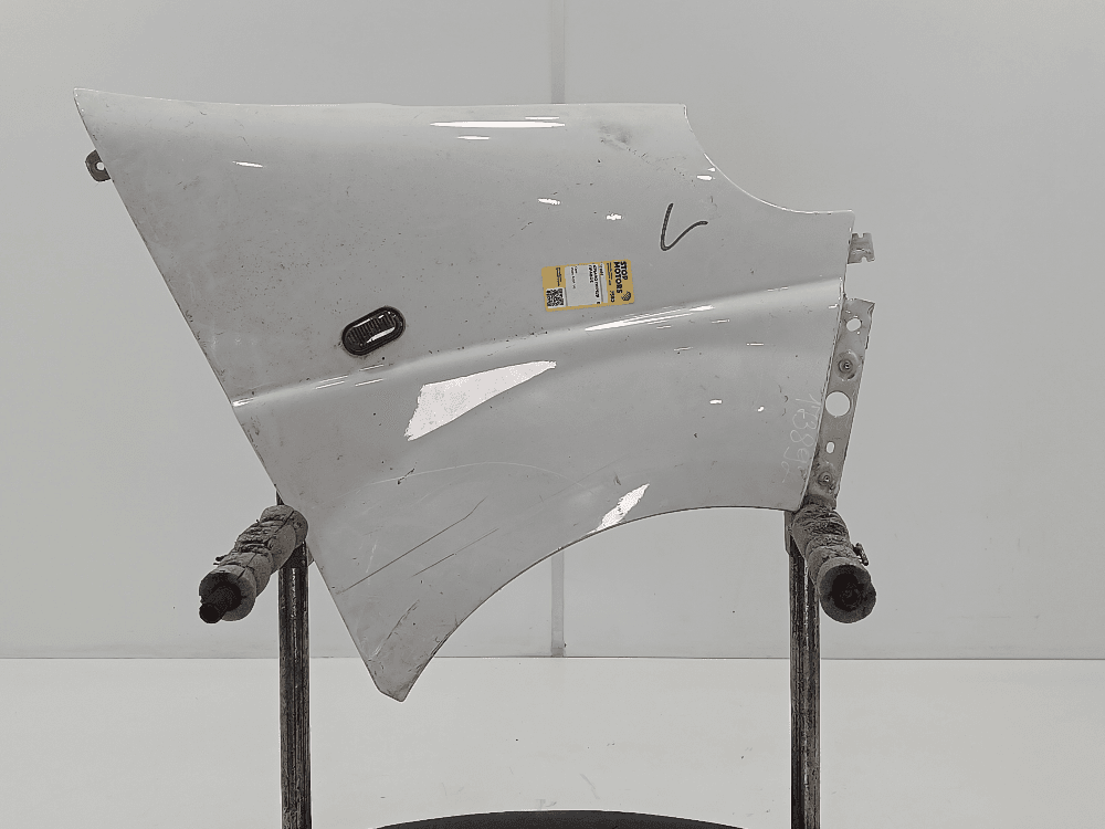 Крыло переднее правое к Opel Vivaro A (01-14)