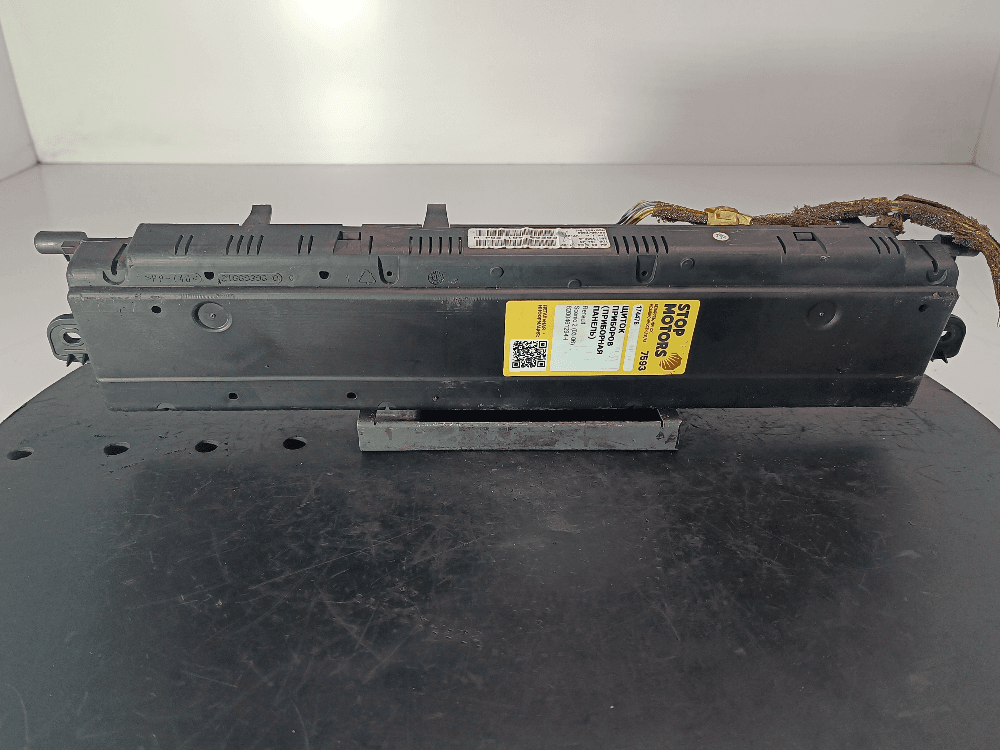 Щиток приборов (приборная панель) к Renault Scenic 2 (03-06)