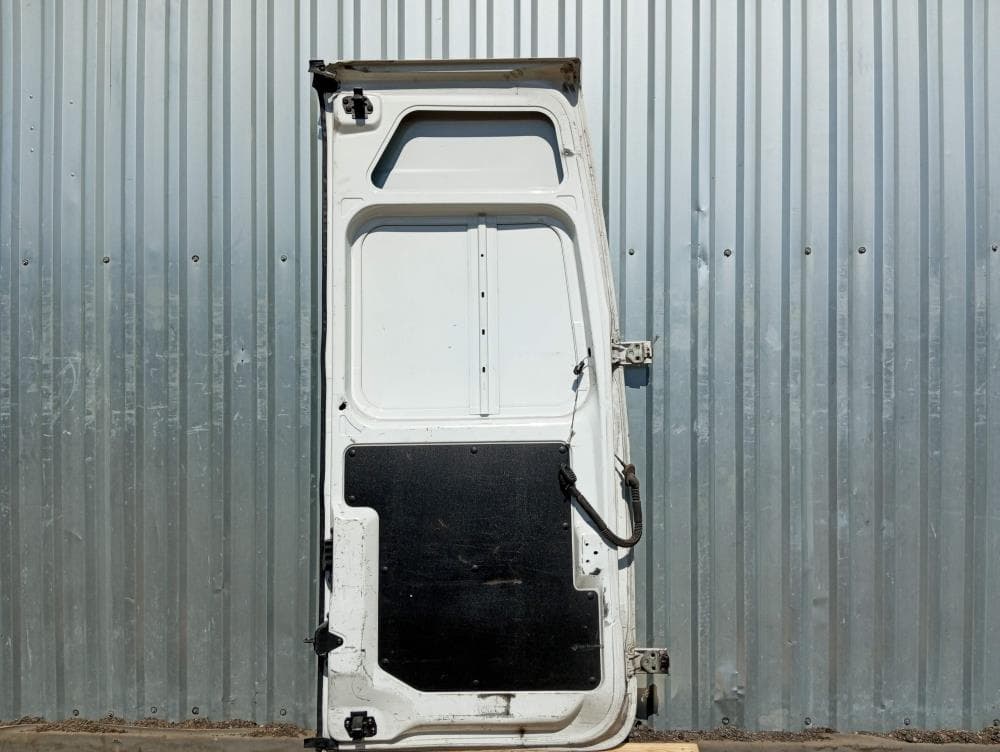 Дверь задняя распашная левая к Renault Master 3 (10-14)
