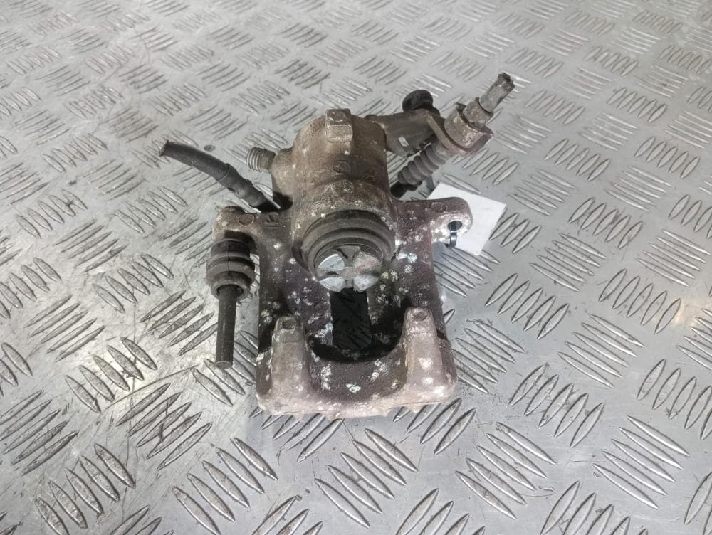 Суппорт задний правый к Volkswagen Golf 4 (97-06)