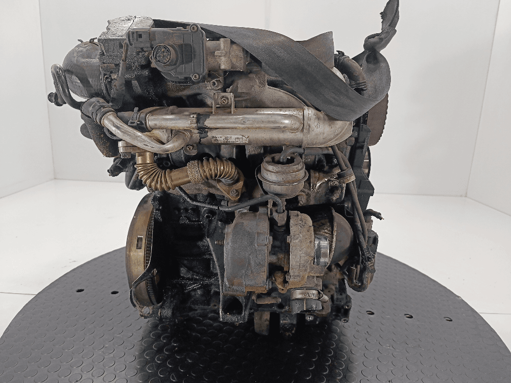 Двигатель к Audi A4 B7 (04-09)