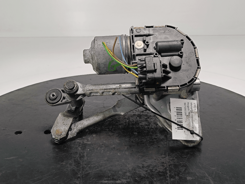 Моторчик передних стеклоочистителей (дворников) к Peugeot 3008 1 (10-13)