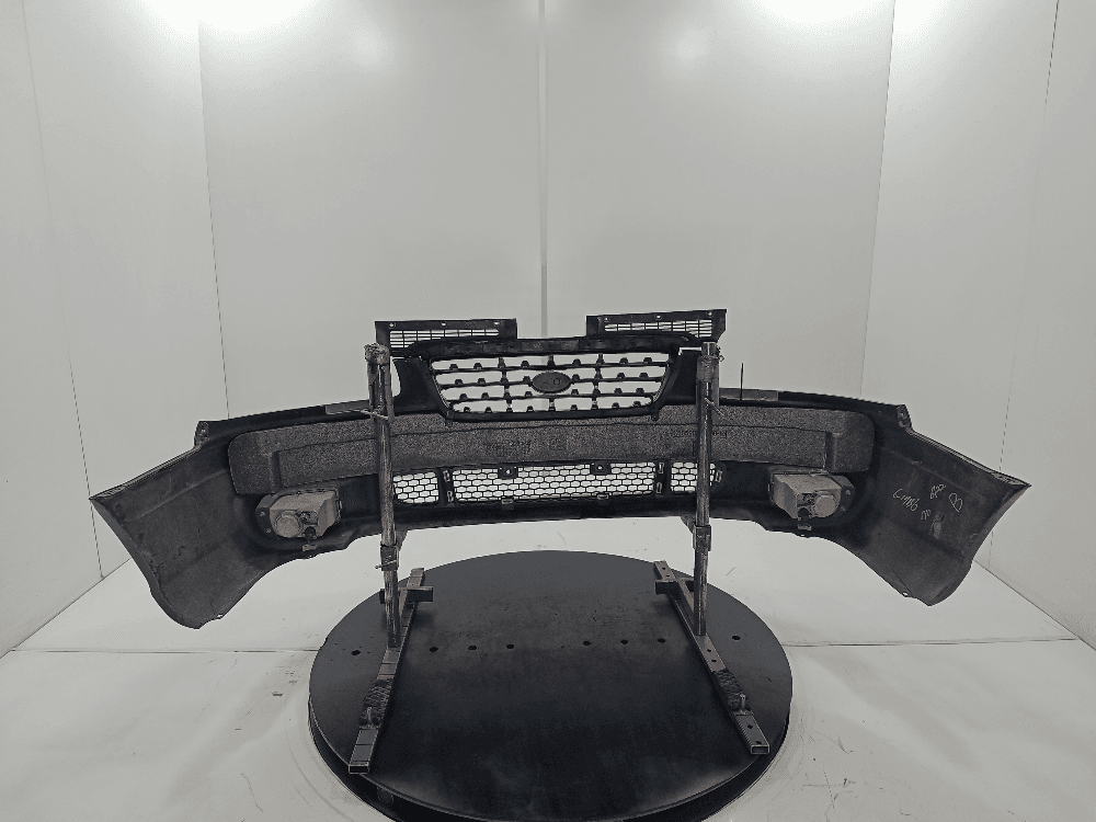 Бампер передний к Hyundai Trajet (00-04)