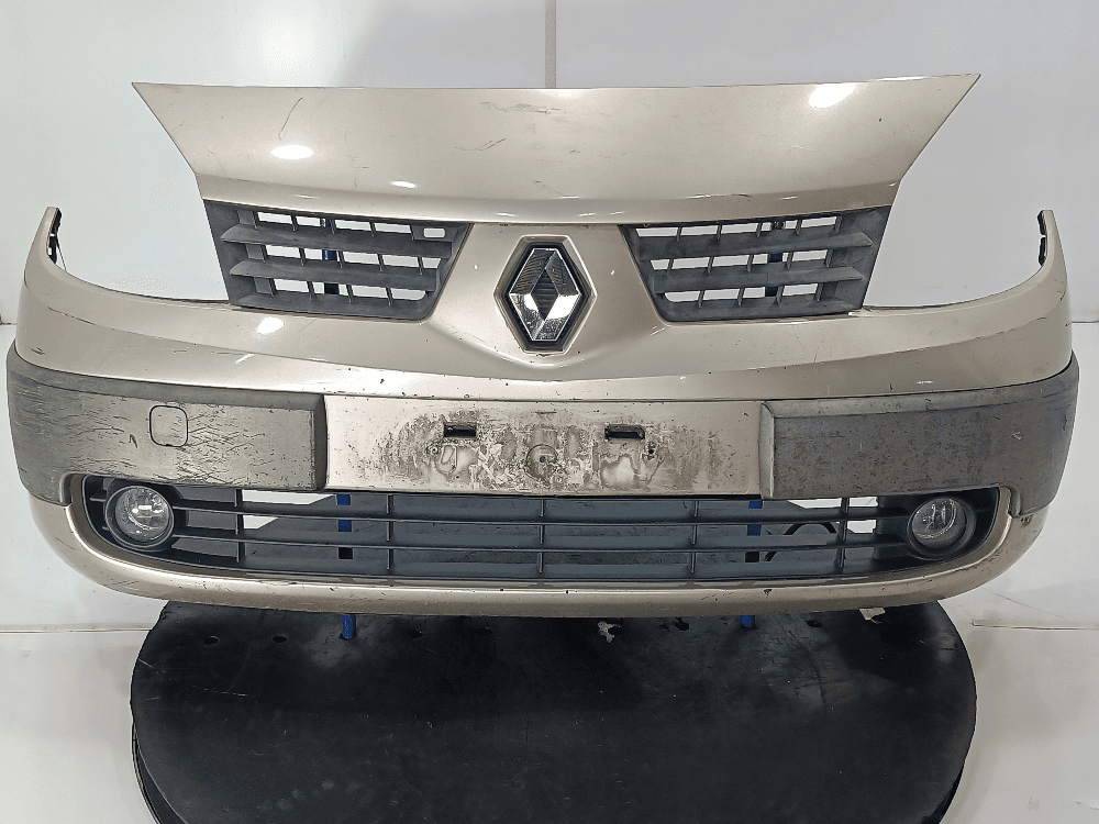 Бампер передний к Renault Scenic 2 (03-06)