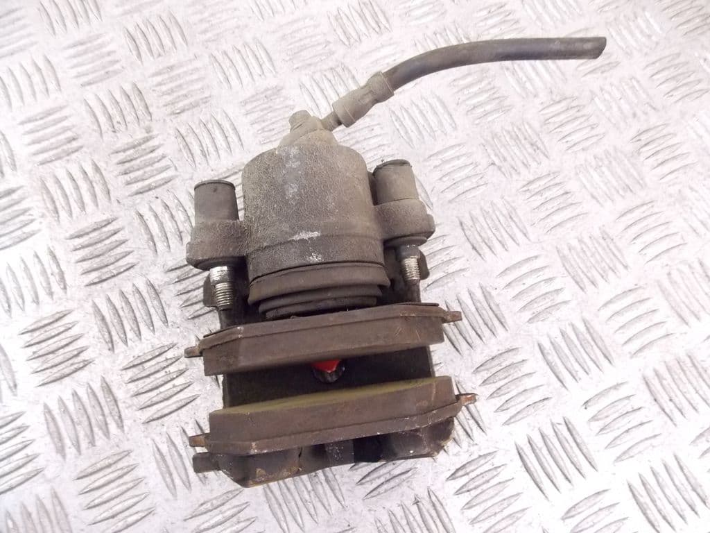 Суппорт передний правый к Volkswagen Golf 4 (97-06)