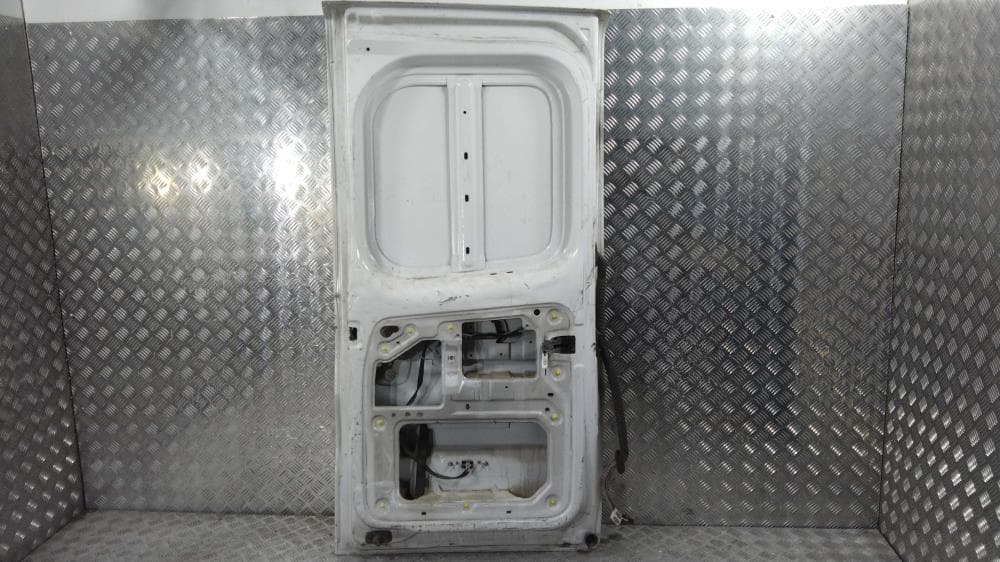 Дверь задняя распашная левая к Renault Trafic 2 (01-06)