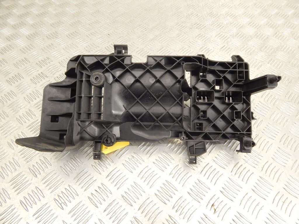 Кронштейн к BMW 1 F20/F21 (11-15)