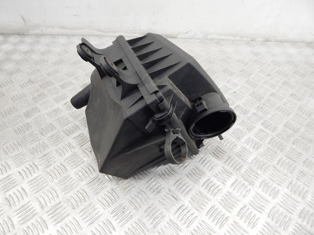 Корпус воздушного фильтра к BMW 3 E46 (97-03)