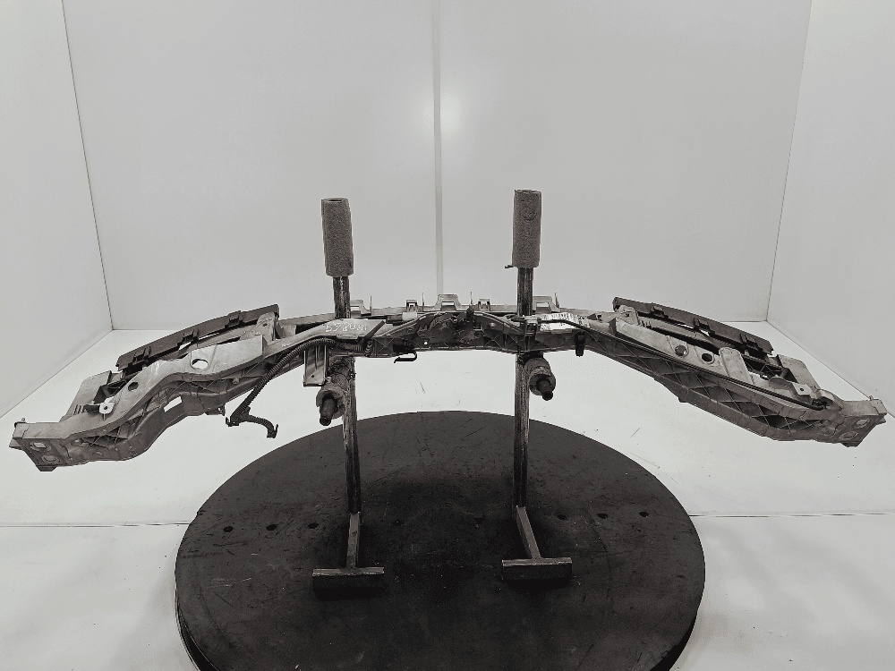 Передняя панель крепления облицовки (телевизор) к Ford Focus 2 (04-08)