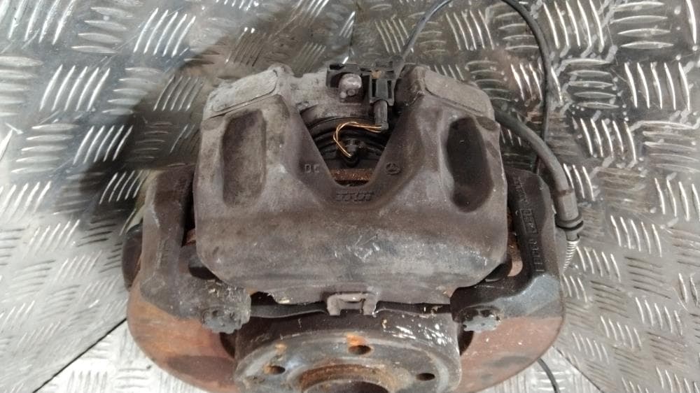 Кулак поворотный левый к Mercedes E Class W212/S212/C207/A207 (09-13)