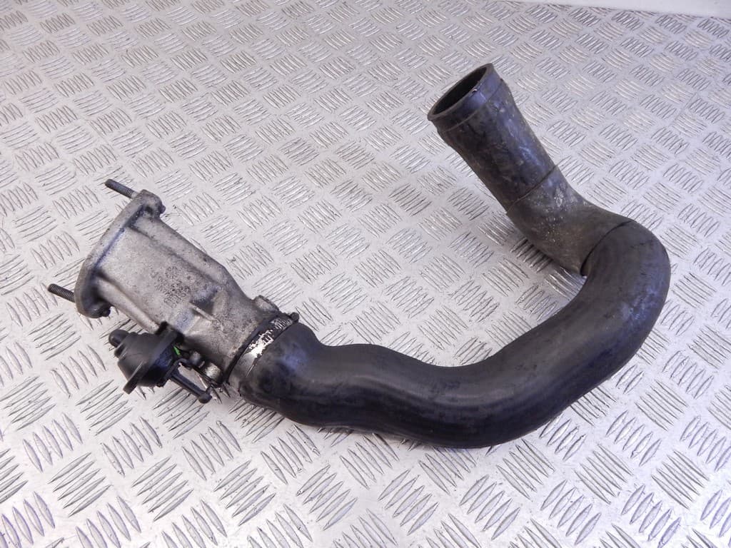 Патрубок интеркулера к Audi A6 C5/4B (97-01)
