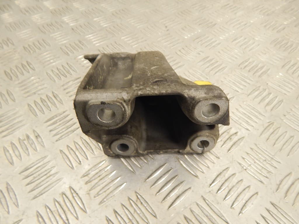 Кронштейн двигателя к BMW 1 F20/F21 (11-15)