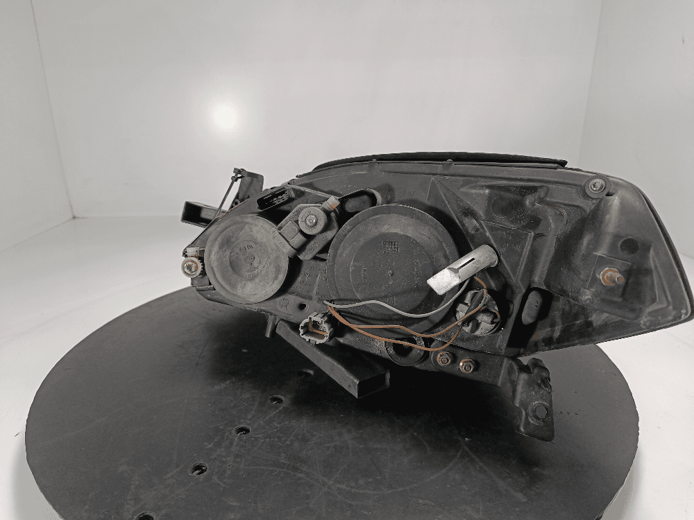 Фара правая к Nissan  Primera P12 (02-08)