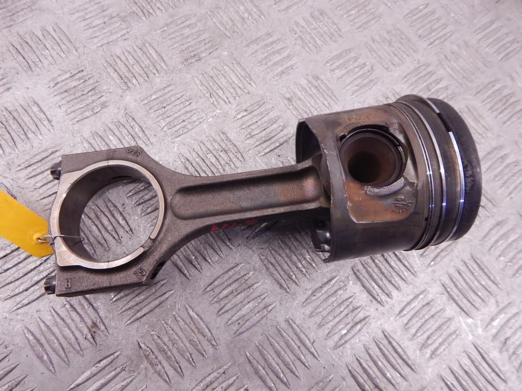 Поршень к BMW 3 E90/E91/E92/E93 (05-10)