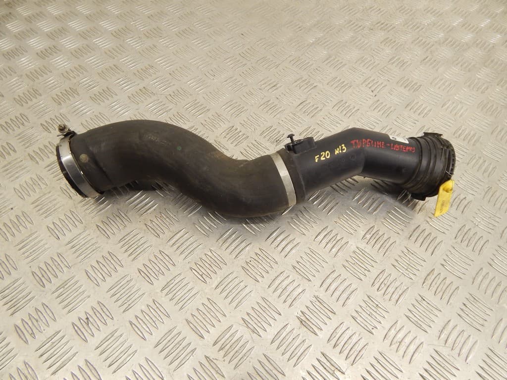 Патрубок интеркулера к BMW 1 F20/F21 (11-15)